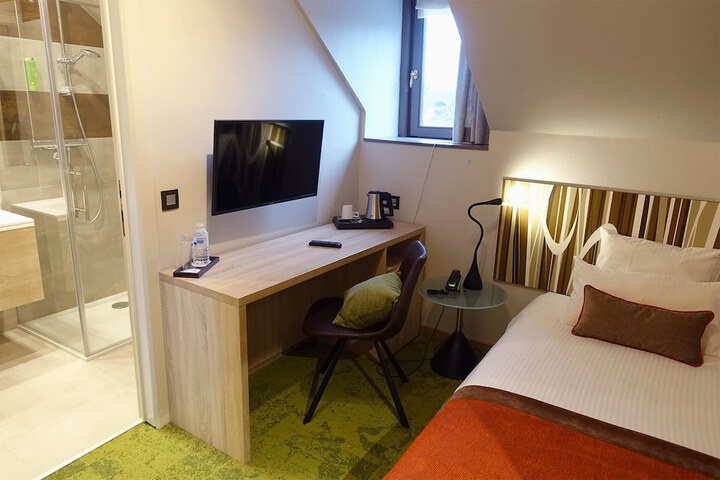 Room 5 of 41