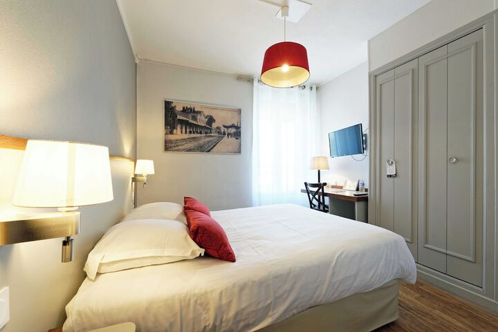 Room 27 of 60