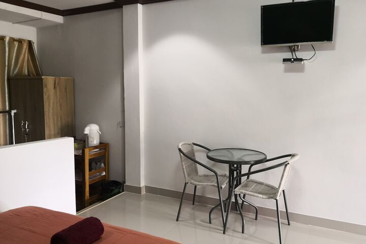 Room 7 of 19