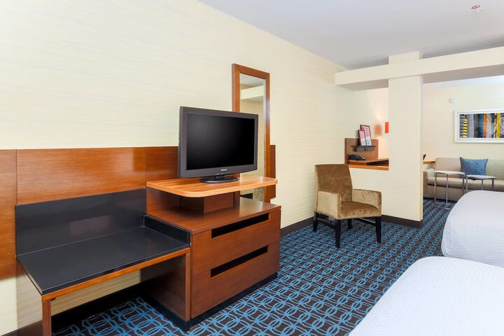 Room 1 of 28