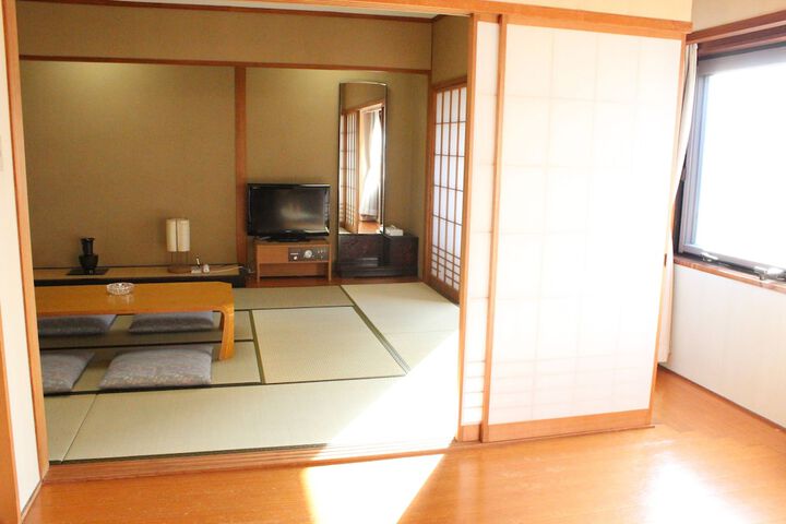 Room 9 of 47