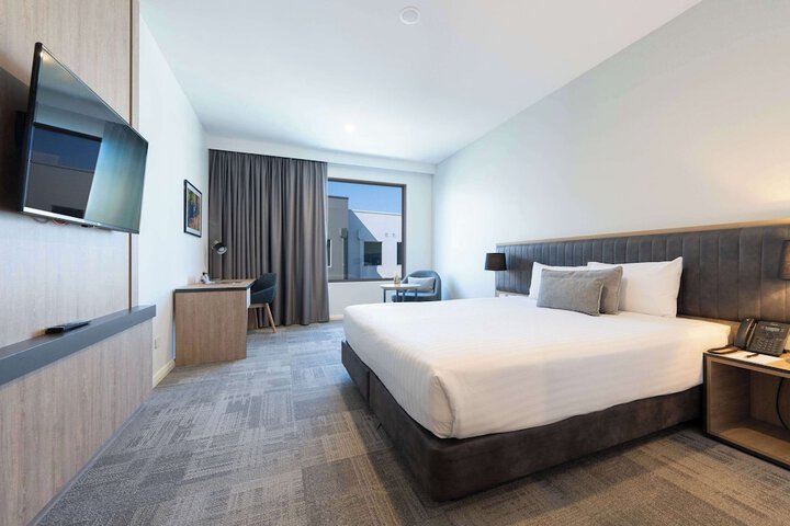 Room 30 of 64