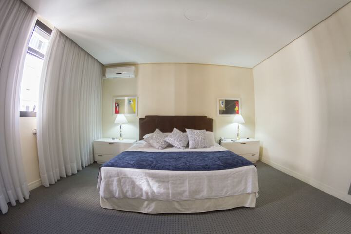 Room 32 of 128