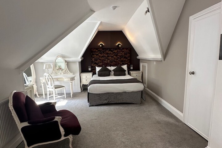 Room 9 of 95