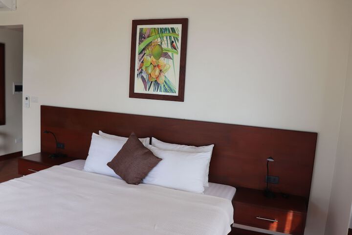 Room 11 of 120