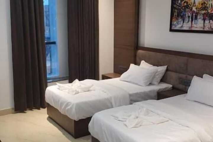 Room 2 of 7