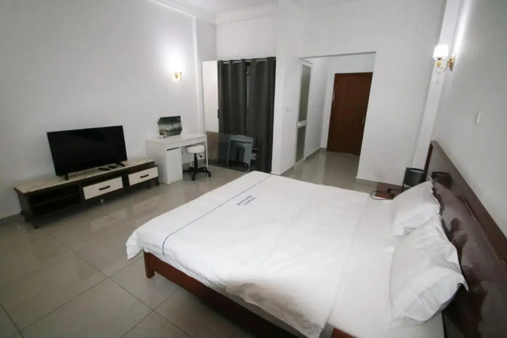 Room 5 of 23