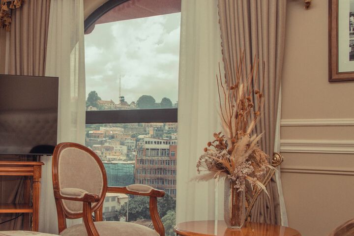 Room 65 of 198