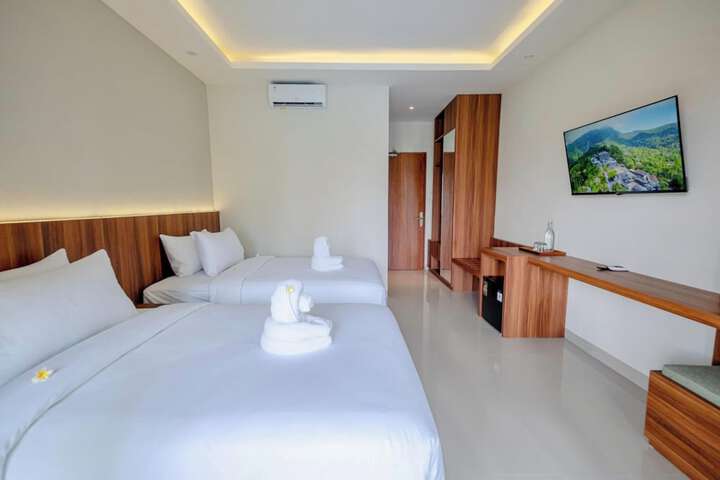 Room 6 of 105