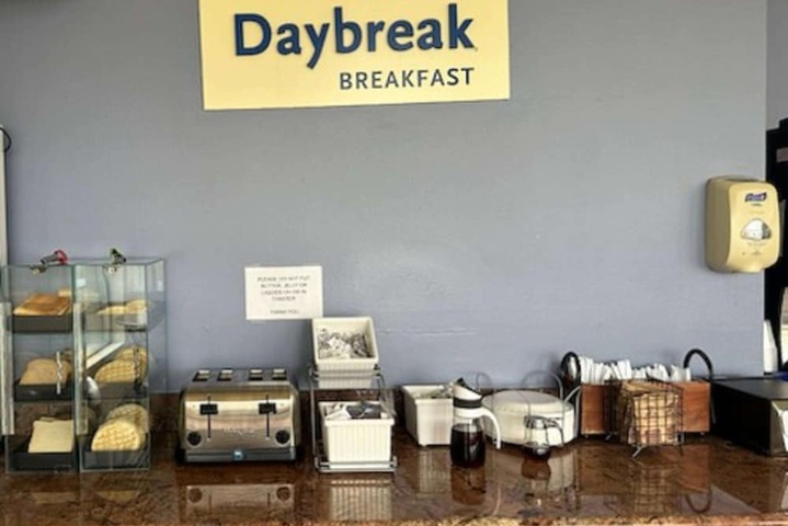 Breakfast area