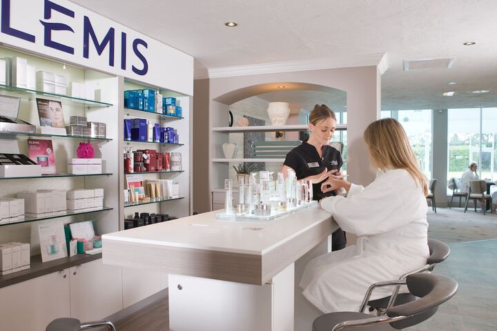 Nail salon