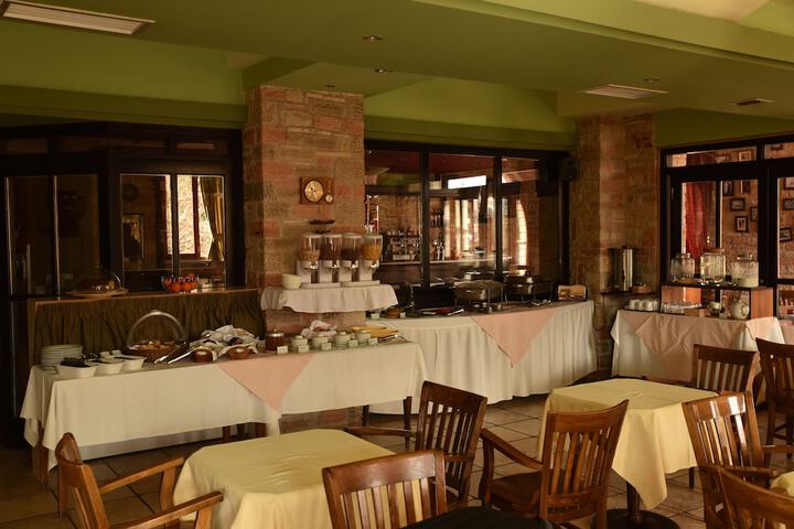 Breakfast/Coffee Service 83 of 117