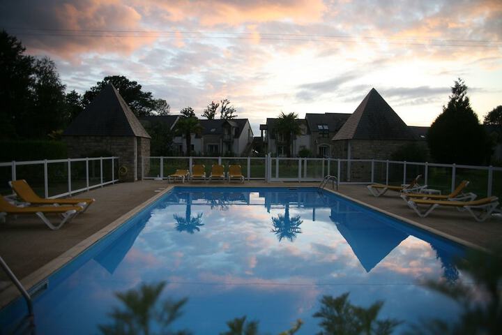 Pools & Facilities