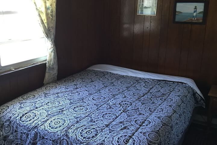 Room 4 of 12