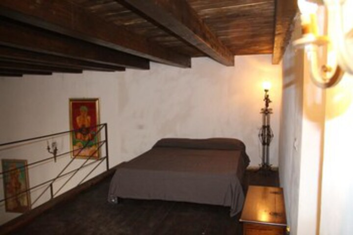 Room 8 of 15