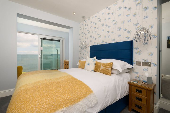 Room 15 of 65