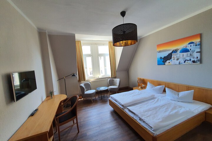 Room 3 of 9