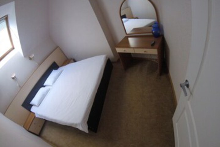 Room 45 of 47