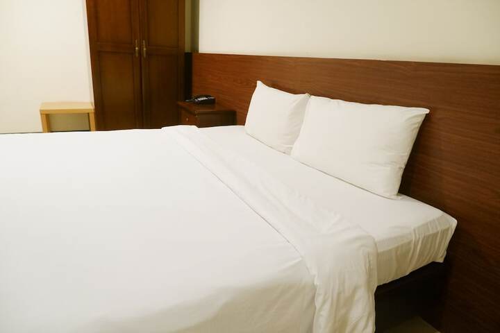 Room 21 of 49