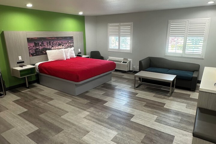 Standard | King Bed (20 of 26)