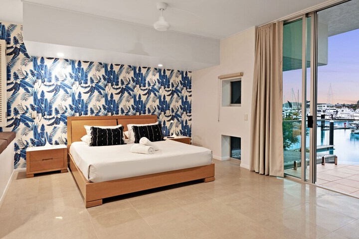 Room 2 of 23