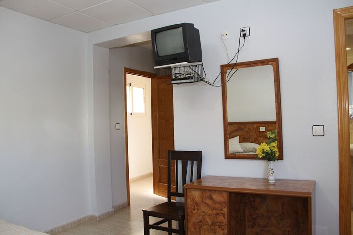 Room 12 of 30