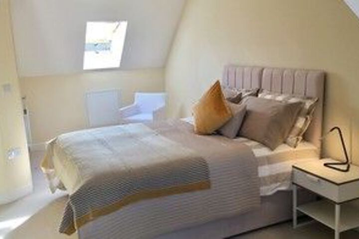 Room 7 of 27
