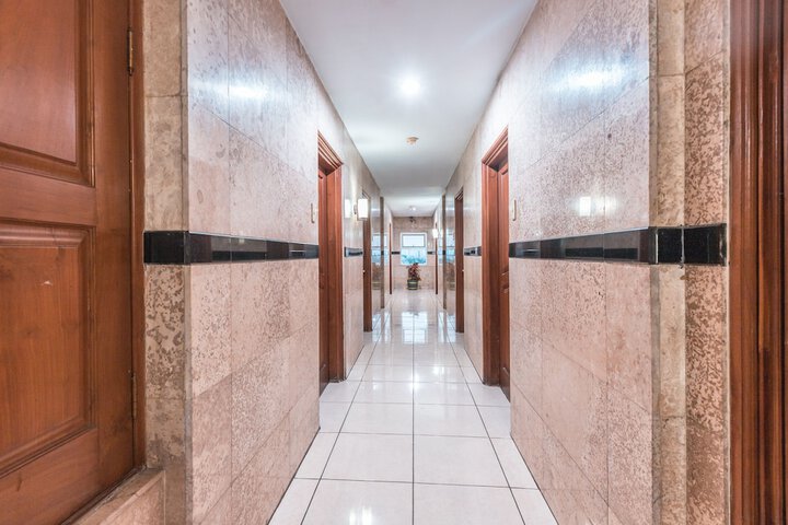 Ballroom/Hall 52 of 62