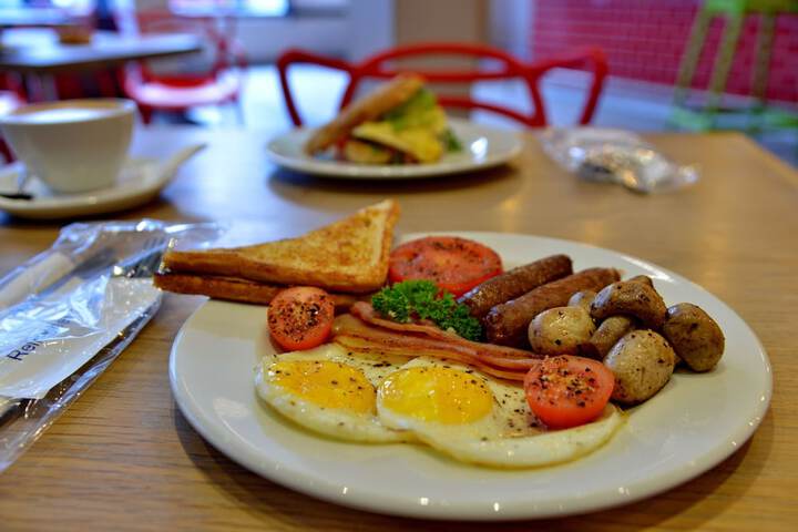Breakfast/Coffee Service 59 of 76