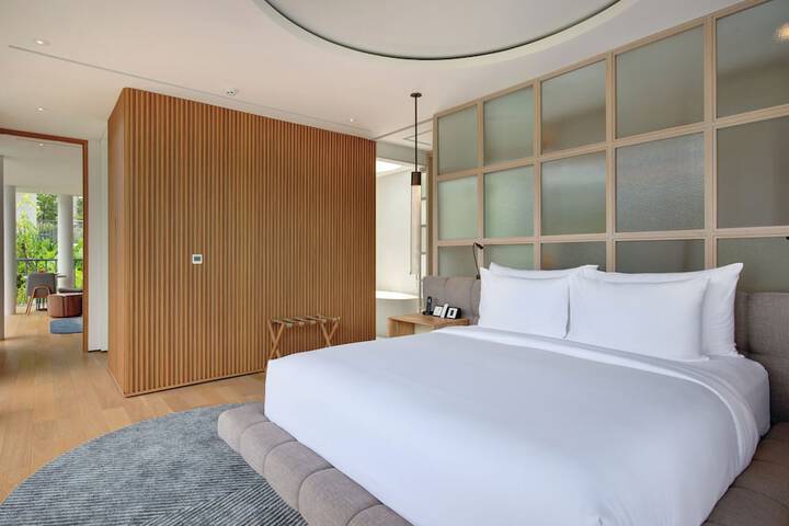 Room 5 of 83