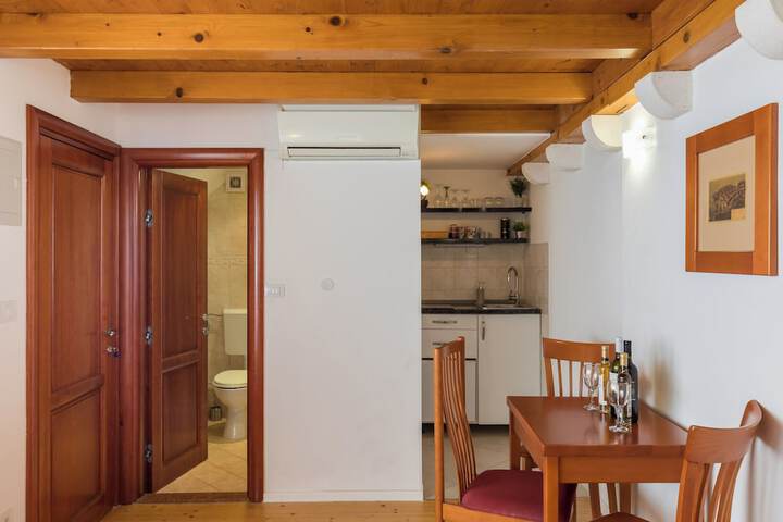Dining Photos