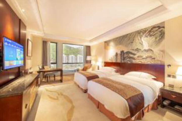 Room 11 of 11