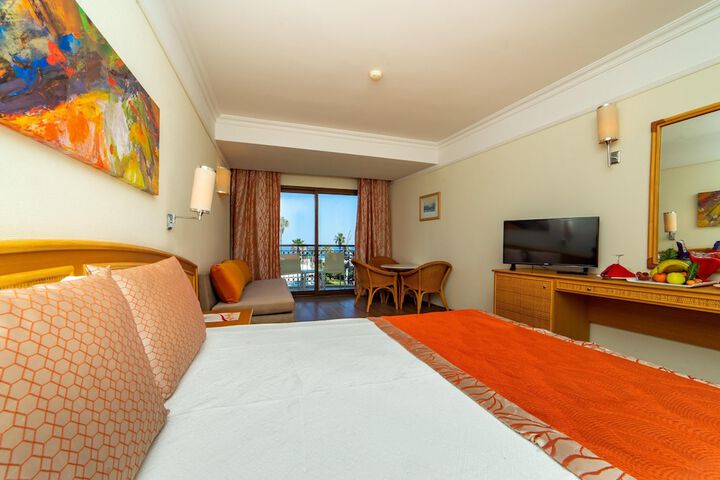 Room 15 of 68