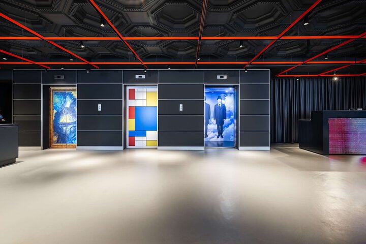 Guest Lobby