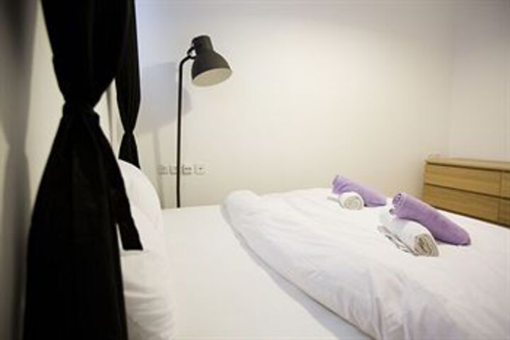Room 6 of 74