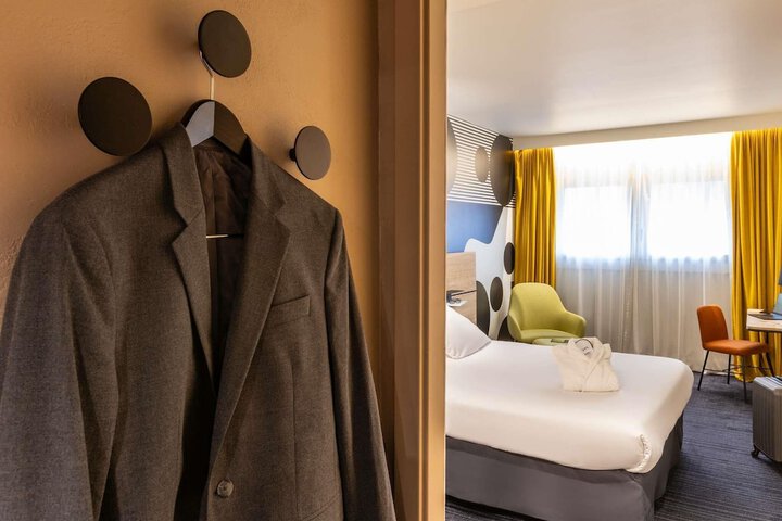Room 25 of 79