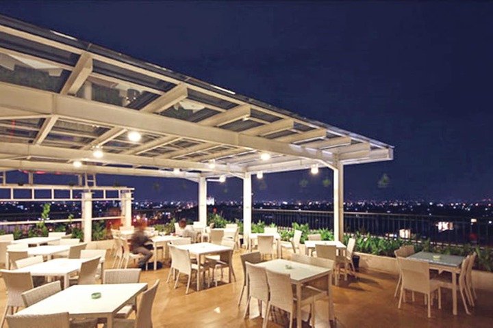 Terrace/Patio 11 of 44