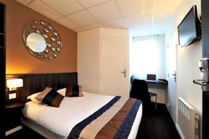 Room 7 of 19