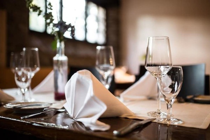 Dining 8 of 15