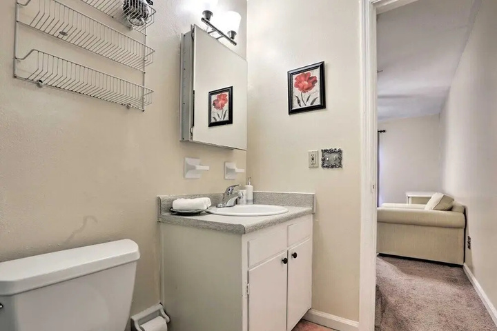 Room 6 of 16