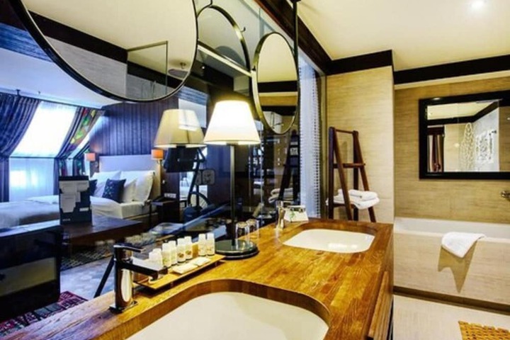 Room 29 of 46