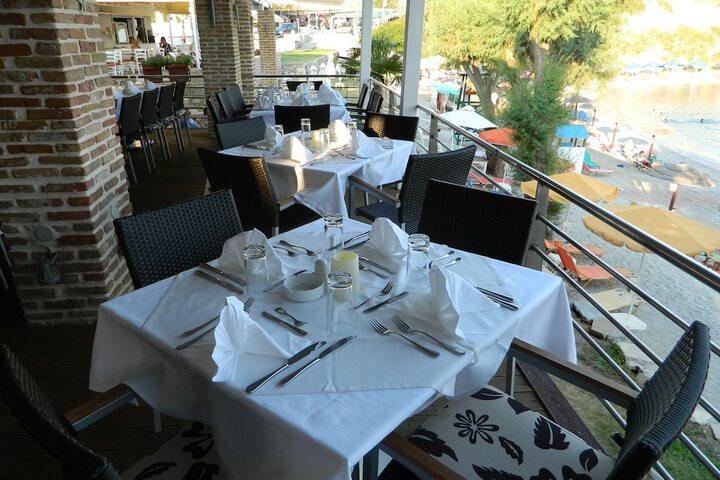 Dining 39 of 78