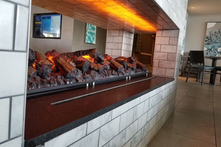 Lobby lounge