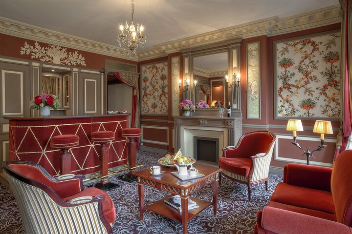Room 27 of 194