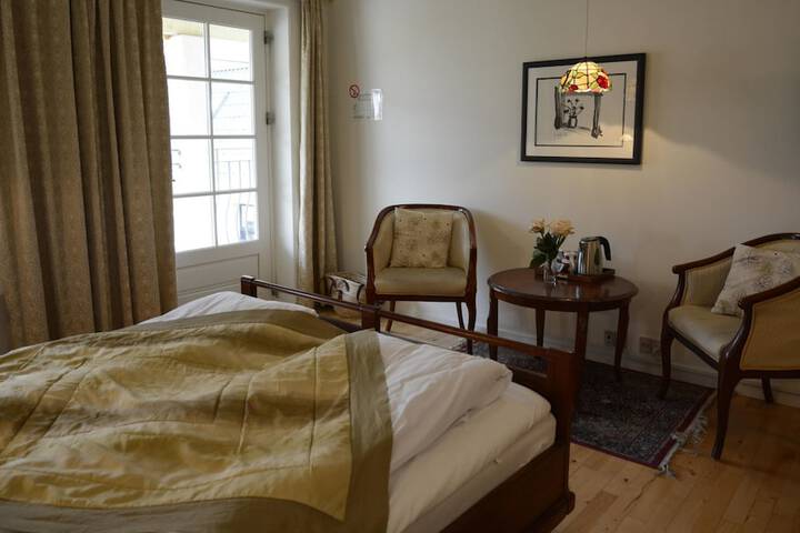 Room 15 of 214