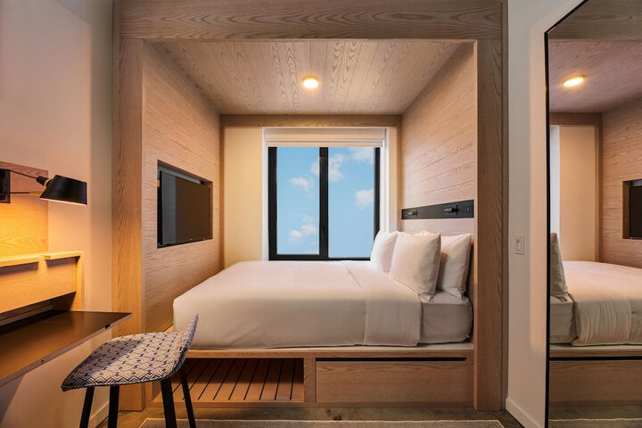 Room 10 of 50