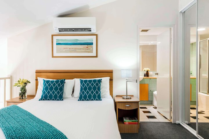 Room 9 of 172