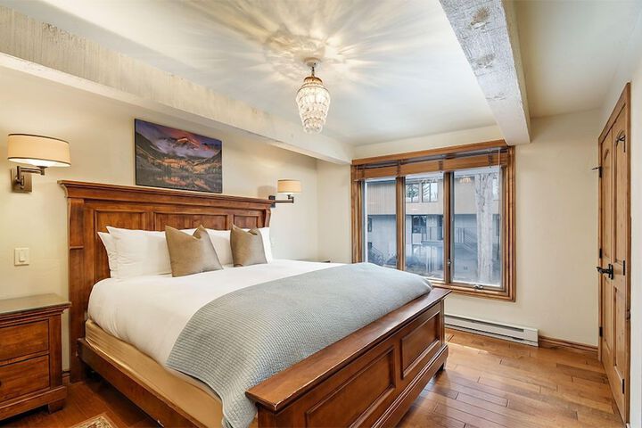 Room 15 of 193