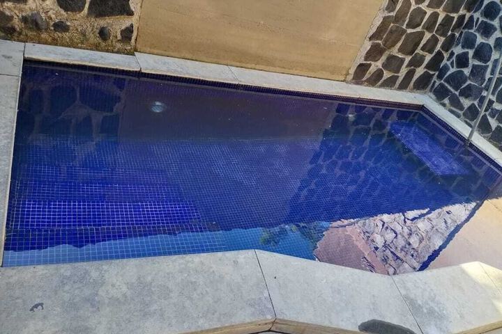 Pool 21 of 44
