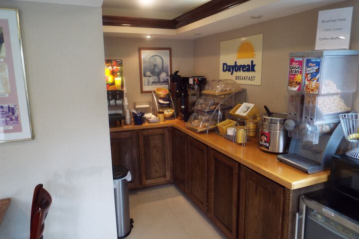 Breakfast area